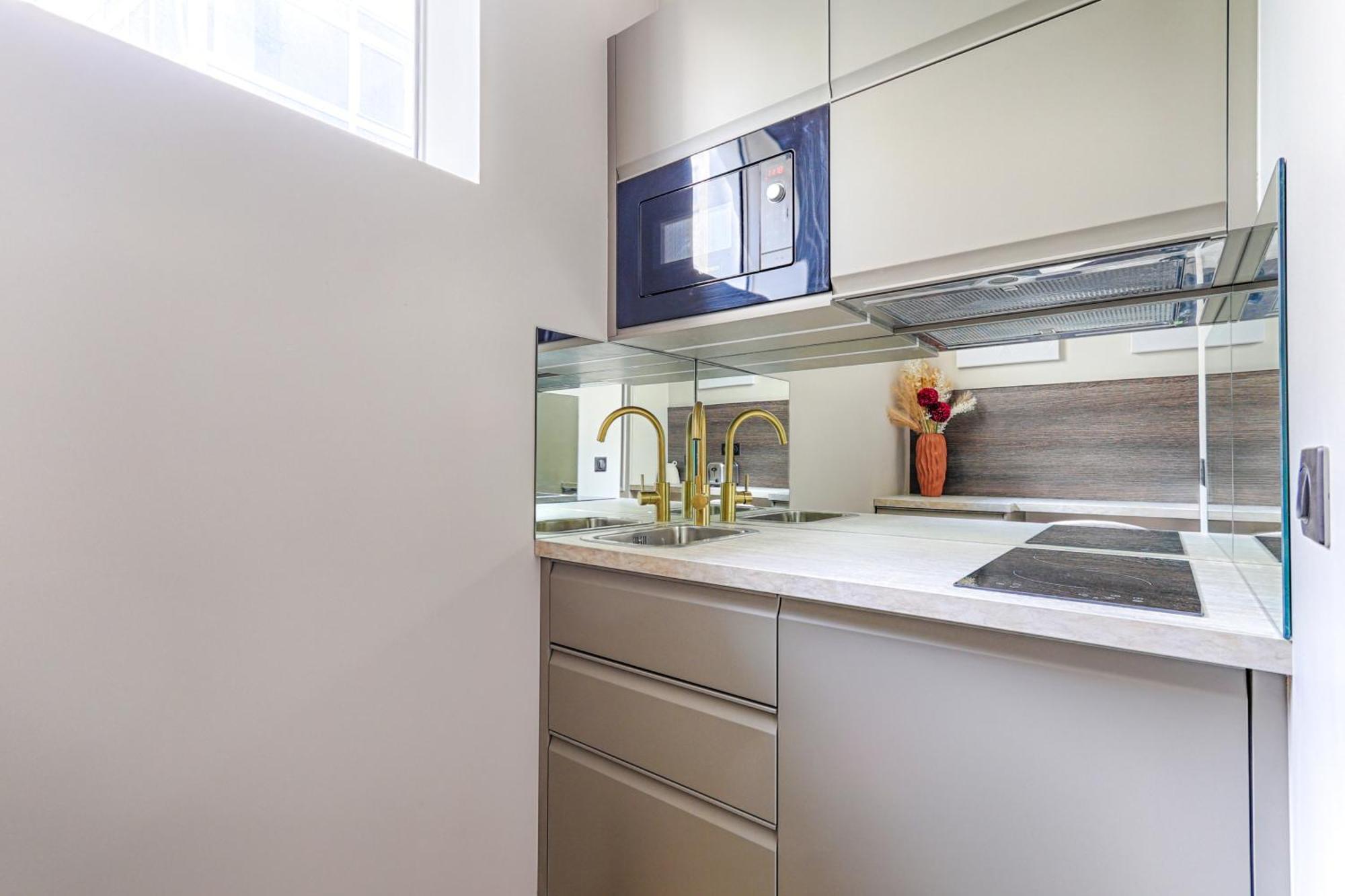 Luxury And Design Studio Invalides Париж Екстериор снимка